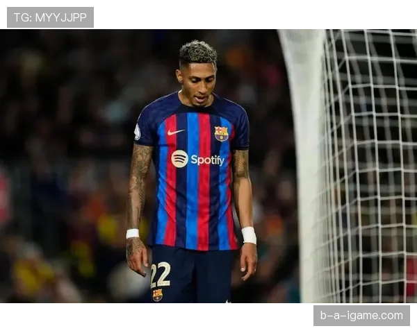 拉菲尼亚盘带技术分析:本赛季突破成功率与控球稳定性持续提升 拉菲尼亚盘带技术分析:本赛季突破成功率与控球稳定性持续提升